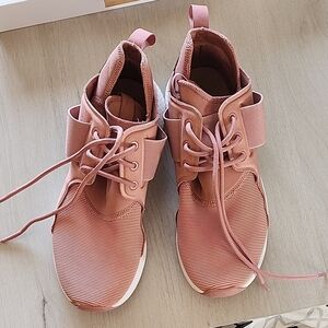 Reebok Women's Pink Athletic Shoes